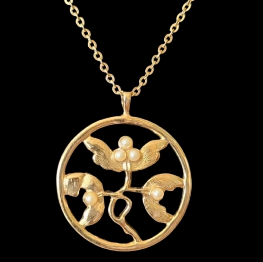 VTG Avon Golden Necklace